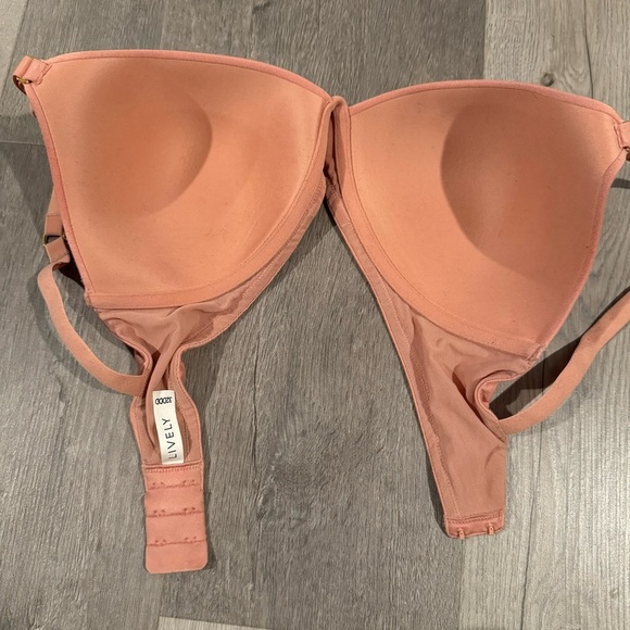 Lively lightly lined wire free bra size 32DDD - Picture 4 of 5